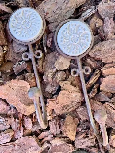 Perchas de hierro sale