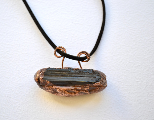 Amuleto Colgante De  Turmalina Negra, Piedra En Bruto, Cobre