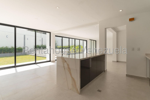 Bella, Remodelada, Moderna, Con Los Mejores Acabados. 25-17659