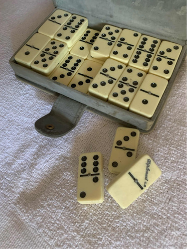 Juegos De Dominó .. En Perfectas Condiciones!!