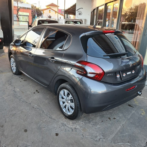 Imagen 4 de 15 de Peugeot 208 2018 1.6 Aire Airbag Abs Active Allure Feline