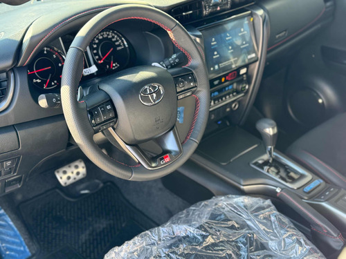 Toyota Hilux SW4 2.8 Tdi Gr-s 4x4 7as 6at