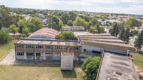 Imagen 10 de 21 de Fábrica En Venta! Excelente Lote Y Ubicación.