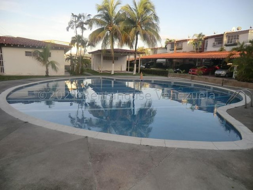 Guatire Urb. El Refugio Casa En Venta  Mls #23-33335 Sl