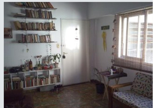 Departamento En  Venta En Ballester.