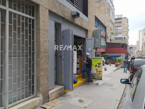 Amplio Local En Venta A Una Cuadra De La Av. Fuerzas Armadas