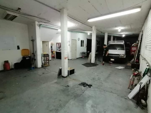 En Venta Bodega Para Almacenaje Y Oficinas Al Sur De La Ciudad