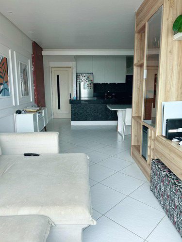 Apartamento 3/4 C/ Dependência Completa Revertida Em Suite