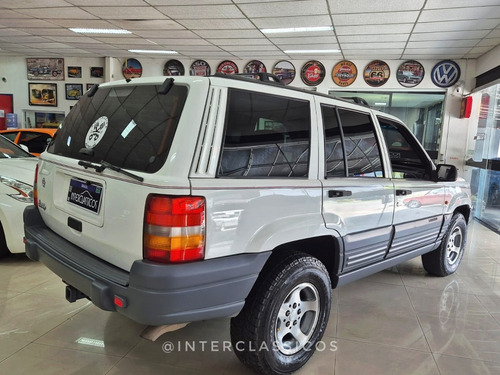 Jeep Grand Cherokee 4.0 Laredo 4x4 6i 12v Gasolina 4p Automá