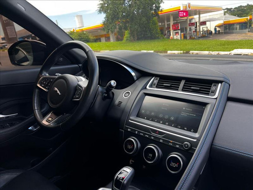 Jaguar E-Pace Jaguar E-pace R-dynamic s 2.0 Aut.