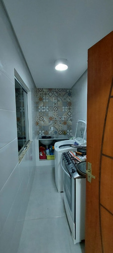 Chácara No Centro De Faria Lemos/mg Com 700m2, Com 2 Casas Uma Grande Em Alto Padrão E Uma Casa Menor, Com Piscina E Área Goumet E Pomar Com Muitas Frutas, Pronta Para Morar