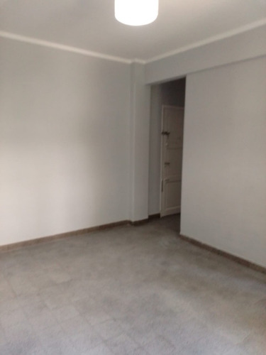 Imagen 4 de 20 de Alquilado. Con Renta. Venta Depto 3 Ambientes Parque Avellaneda Recién Refaccionado. Muy Buen Estado. Luminoso.