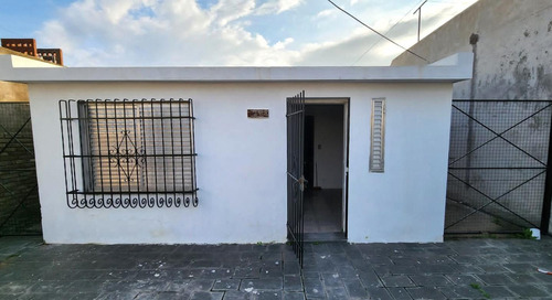 Casa | 1 Dormitorio | Dos Locales | Capitán Bermúdez | Barrio Villa Cassini