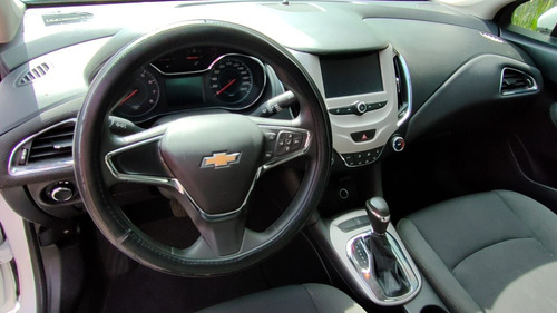 Imagen 10 de 13 de Chevrolet Cruze 2017 1.4 Ls At