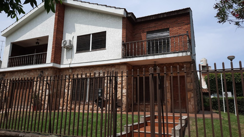 Chalet 4 Ambientes Venta Ramos Mejia  Con Parque Y Quincho