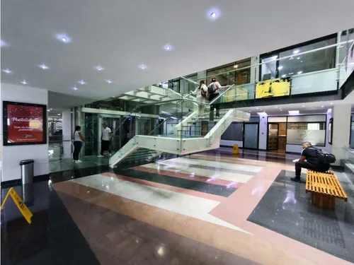 140m2 Oficina / Local Arriendo En El Poblado