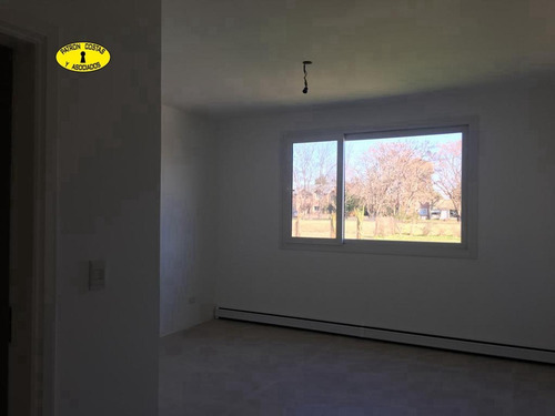 2445aa-casa 3 Dormitorios 1 En Suite Living Comedor Cocina I