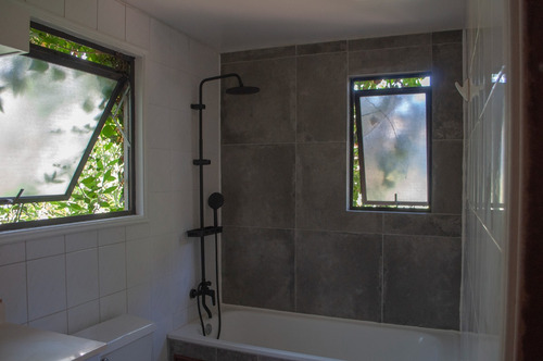 Casa Los Cactus - Lo Barnechea, Condominio Cerrado.