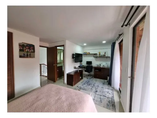 Rhbr-13154 Casa De 2 Niveles Transv Intermedia Envigado