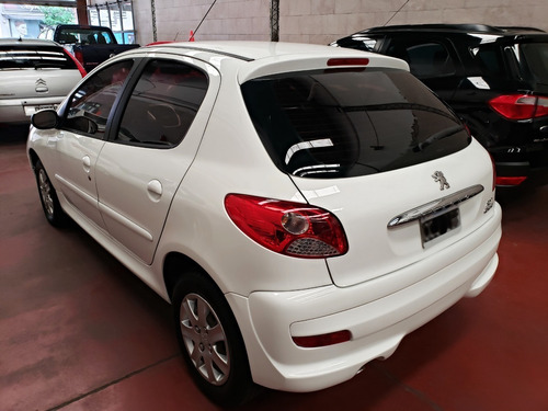 Imagen 4 de 19 de Peugeot 207 Compact Allure 2014