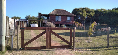 Cabaña A-buá / Punta Del Diablo - Zona Cerro Del Rivero - Calle Nº 9 Entre Nº 12 Y Nº 14