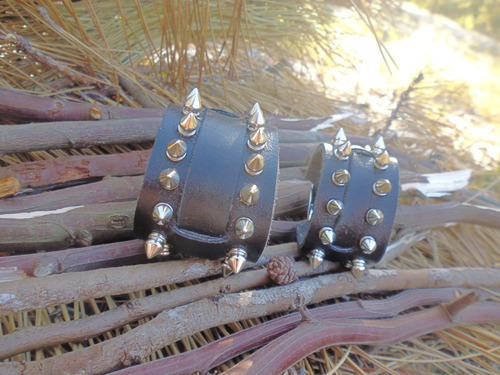 Pulsera Muñequera Cuero Natural Tachas