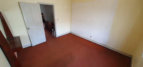 Casa P/ Alugar Na Lapa - Próximo A Estação De Trem - 3x Quartos - 2x Vagas Garagem
