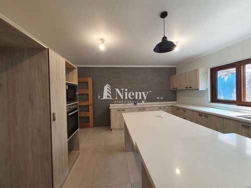 Casa En Venta De 6 Dorm. En Machalí, Condominio Doña Matilde