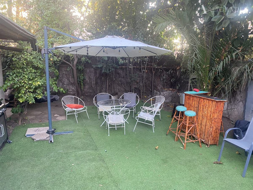 Casa En Venta De 5 Dorm. En Las Condes