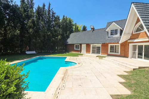 Venta Casa De 6 Ambientes - Country Club San Diego