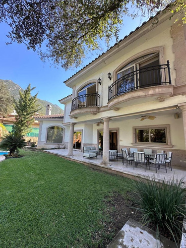 Casa En Renta En Colonia Bosques De Las Misiones Sector Encino, Santiago, Nuevo León