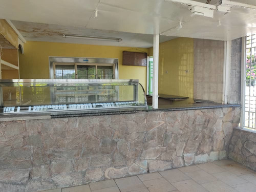 Imagen 2 de 7 de Se Vende Local En La Raiza A Pie De Calle