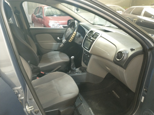 Renault Logan 1.6 8v 2015-permuto Financio