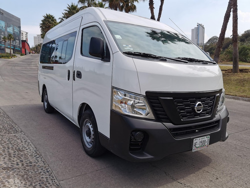 Imagen 2 de 13 de Nissan Urvan 2019 Ventanas Amplia