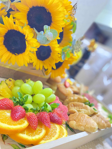Imagen 5 de 5 de Desayunós Personalizado Con Arreglos De Girasoles.!