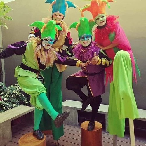 Imagen 2 de 3 de Servicio De Batucada Y Bailarinas Y Zanquista