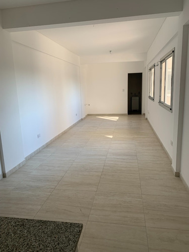 Imagen 8 de 13 de Monoambiente Divisible De 32 M2!! Excelente Ubicación