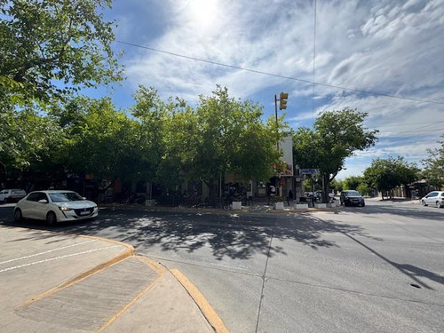Locales En Venta En Calle Azcuénaga - Guaymallén - Mendoza