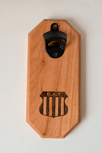 Destapador De Cerveza Imantado De Pared Imagen Personalizada Color Escudo De Futbol