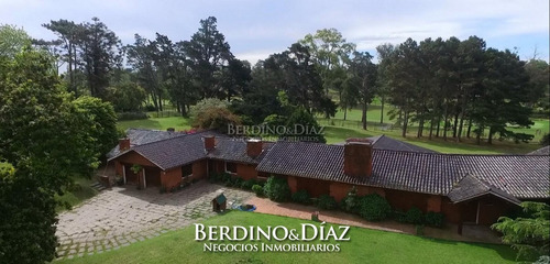 Extraordinaria Casa Con 10.000 M2 De Terreno Sobre Cancha De Golf- Ref: 342