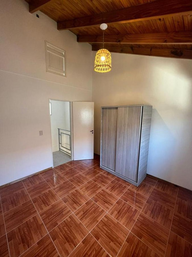 Imagen 7 de 8 de Duplex 2 Amb. C/patio Muy Buen Estado - Villa Luzuriaga