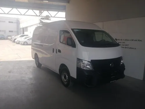 Nissan Urvan 2.5 Panel Amplia Aa Paquete Seguridad Mt