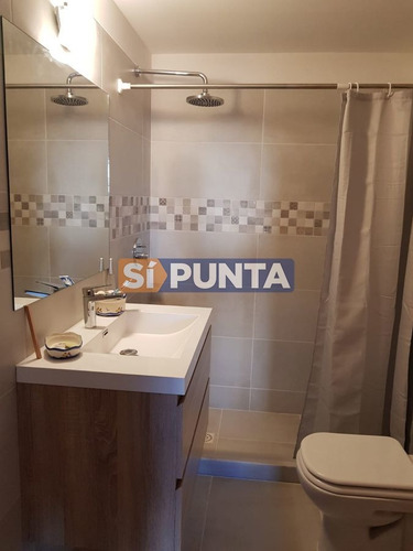 Imagen 22 de 27 de Apartamento De 2 Dormitorios Y 2 Baños A 1 Cuadra De Gorlero, Con Gran Terraza Y Parrillero Propio.