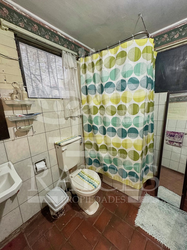 Excelente Casa De Dos Pisos, Incluye Local Comercial