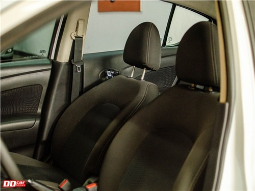 Nissan Versa 1.6 16v Flex Sv 4p Xtronic