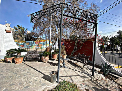 Venta Casa Estilo Colonial Con12 Dormitorios.