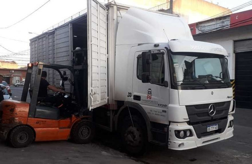 Imagen 2 de 9 de Alquiler De Autoelevador Clark Camiones, Semis, Mudanzas