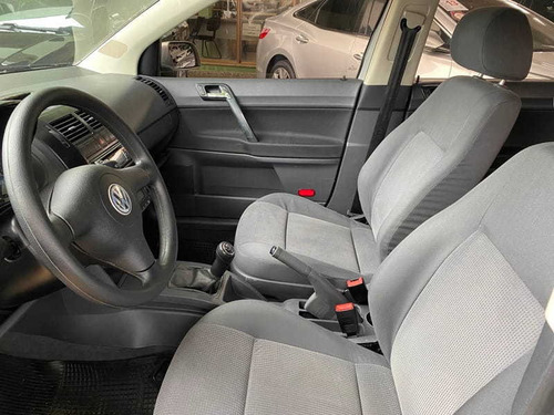 Imagem 13 de 15 de Volkswagen Polo Sedan 1.6 Mi 8v Total Flex 2004