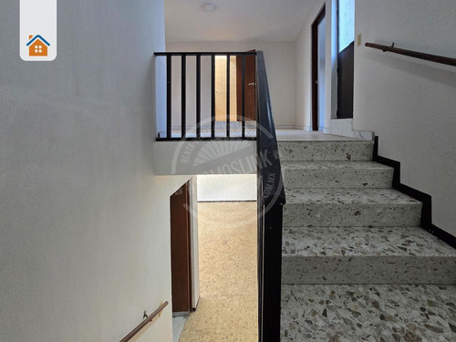 Casa En Venta Con Uso De Suelo Mixto En Ladron De Guevara Guadalajara Jalisco.