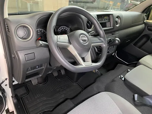 Nissan Urvan 2.5 Panel Amplia Aa Mt